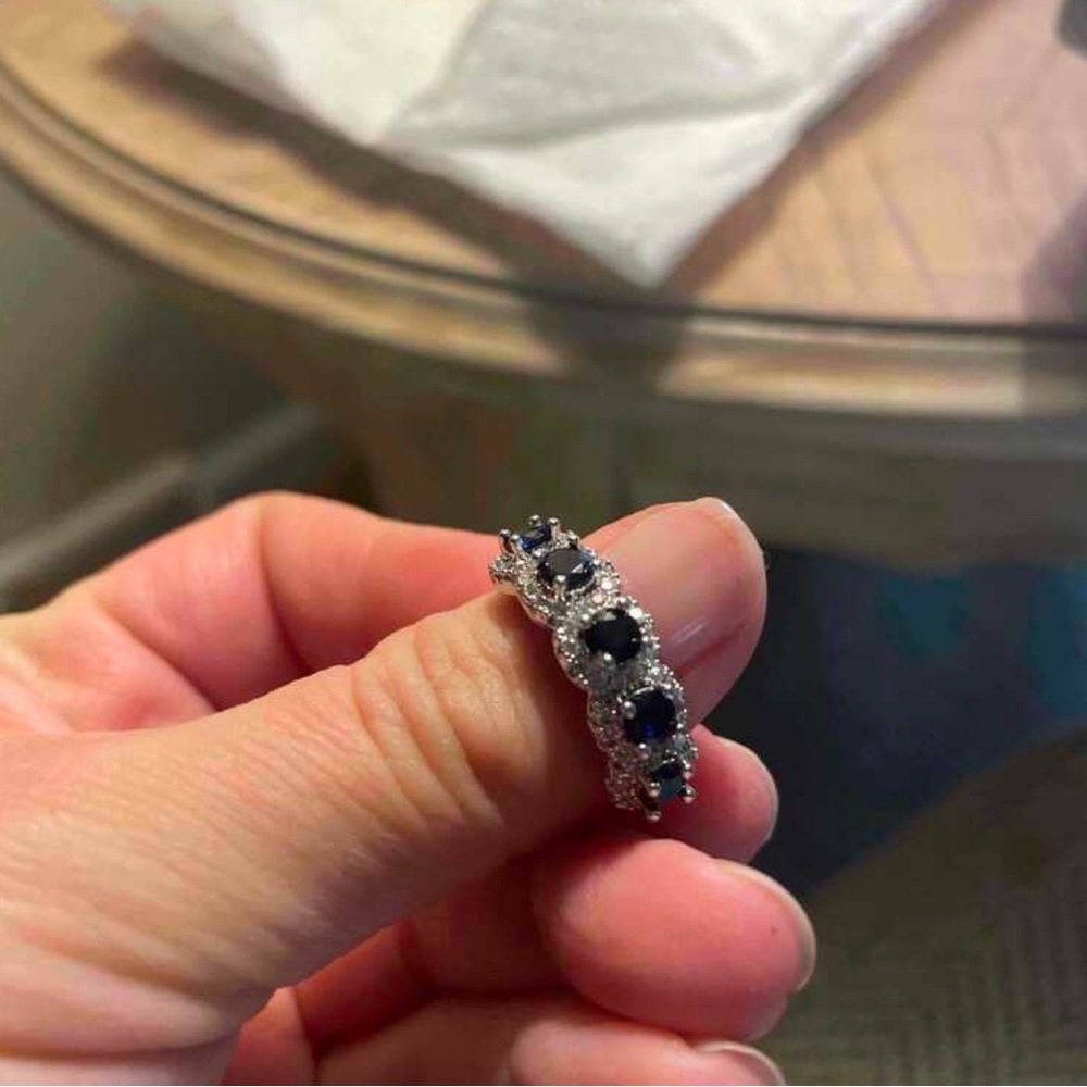 PRINCESS CUT PROMISE RING - Picture 4 of 11